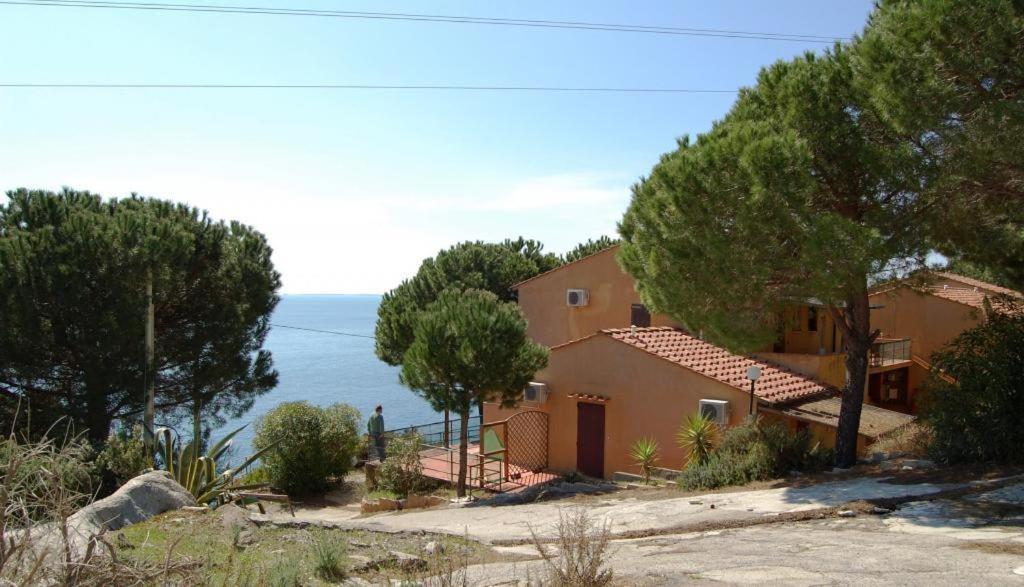 Residence La Calle Isola D'Elba Luaran gambar