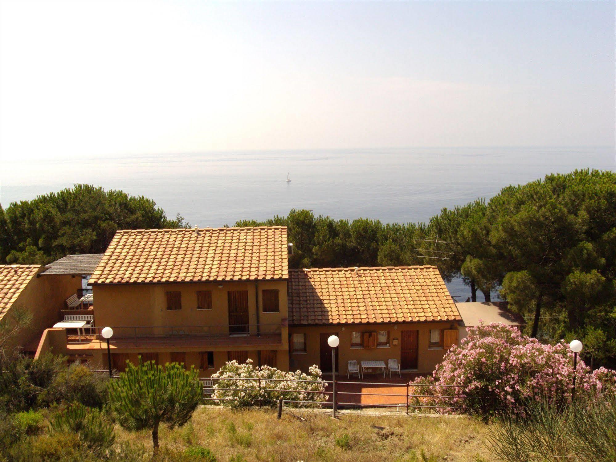 Residence La Calle Isola D'Elba Luaran gambar